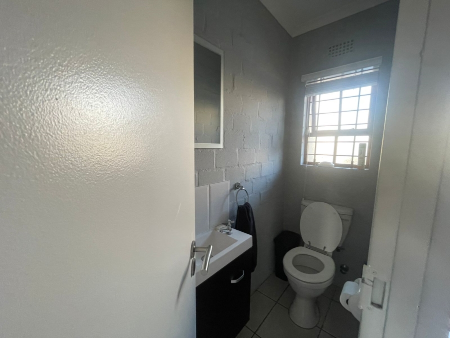 2 Bedroom Property for Sale in Parklands Western Cape